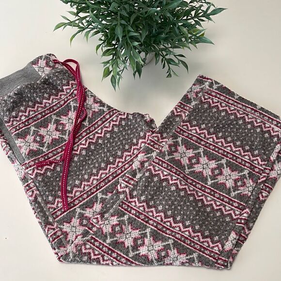Nautica Lounge pants.  Size medium.  Pockets. Drawstring waist. Soft and comfy. - Picture 1 of 6